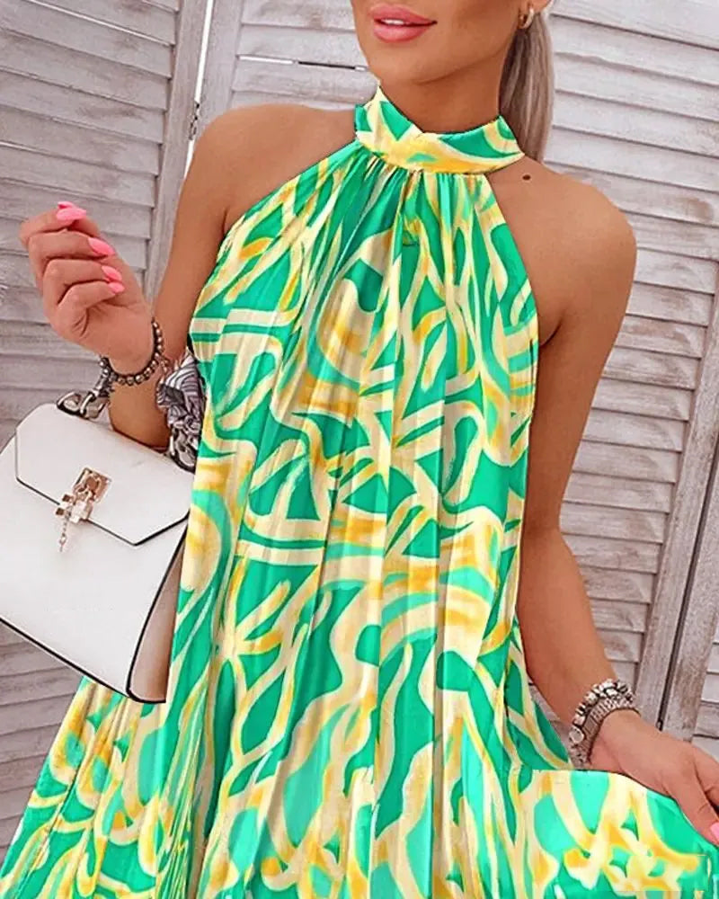 Plisserad klänning med halter neck