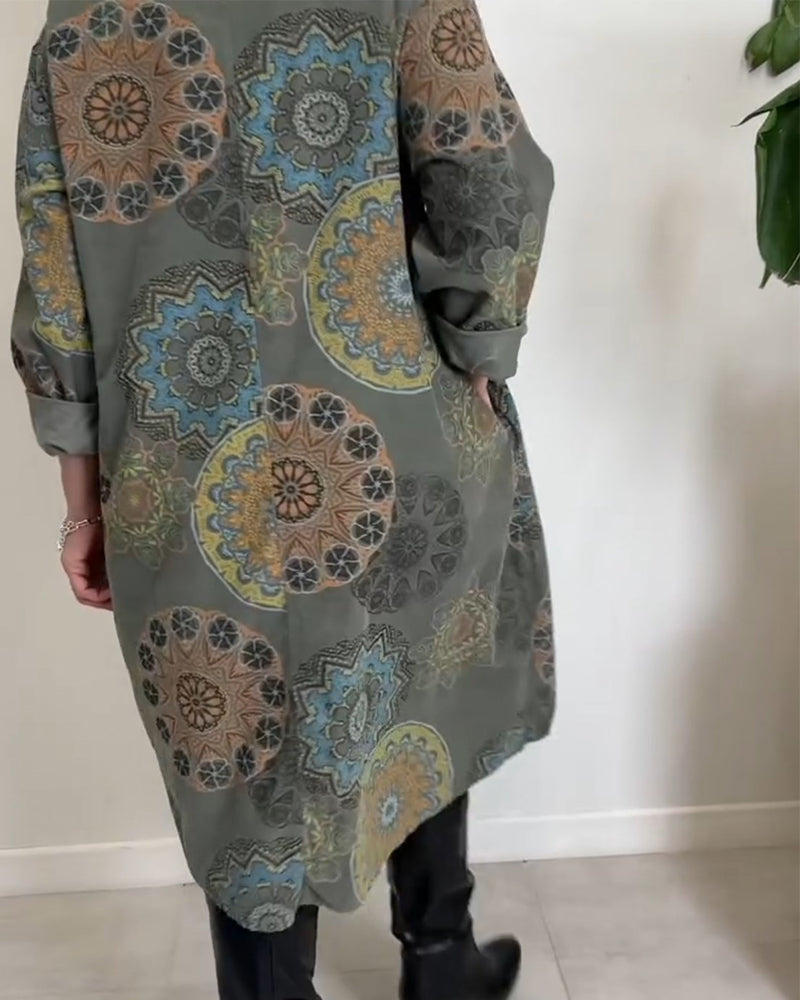 Fickklänning i etnisk stil