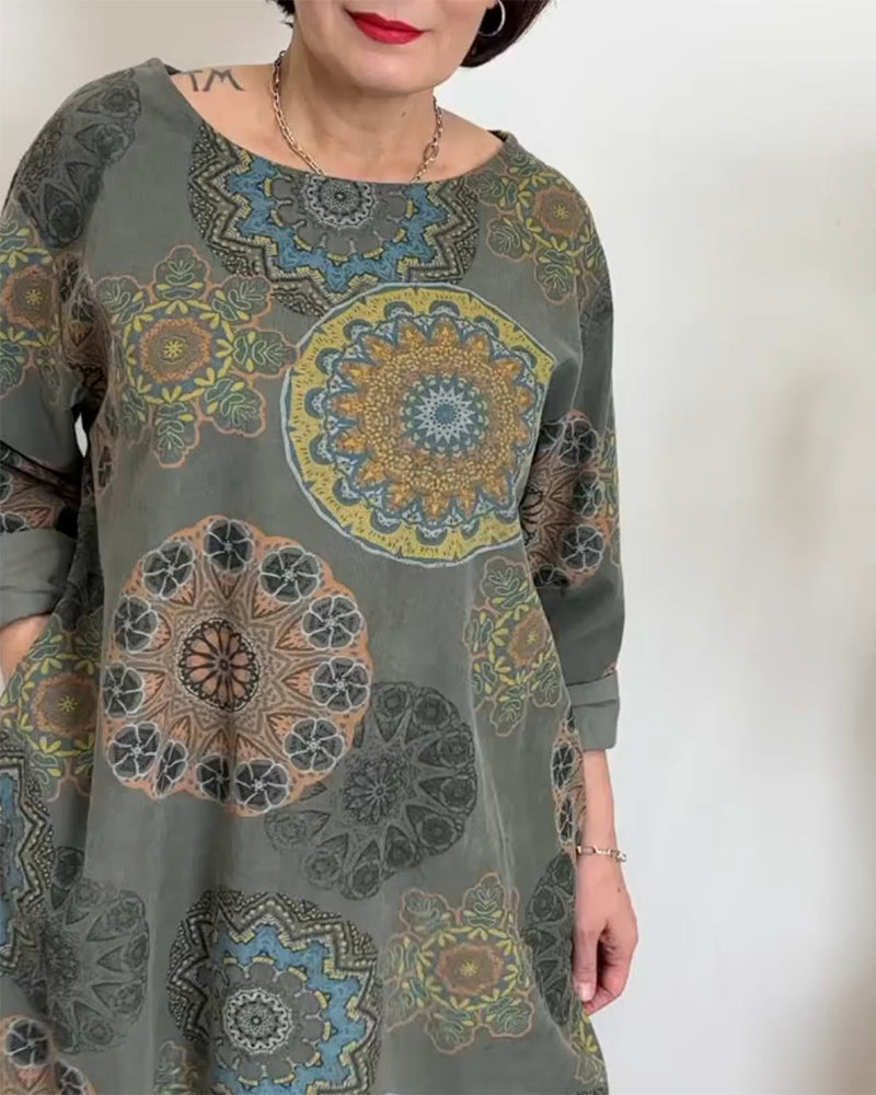 Fickklänning i etnisk stil