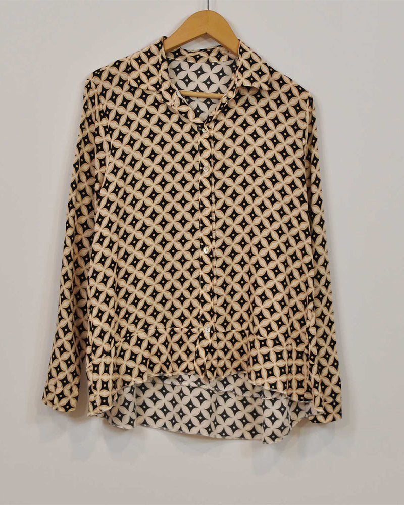 Tryckt långärmad skjorta