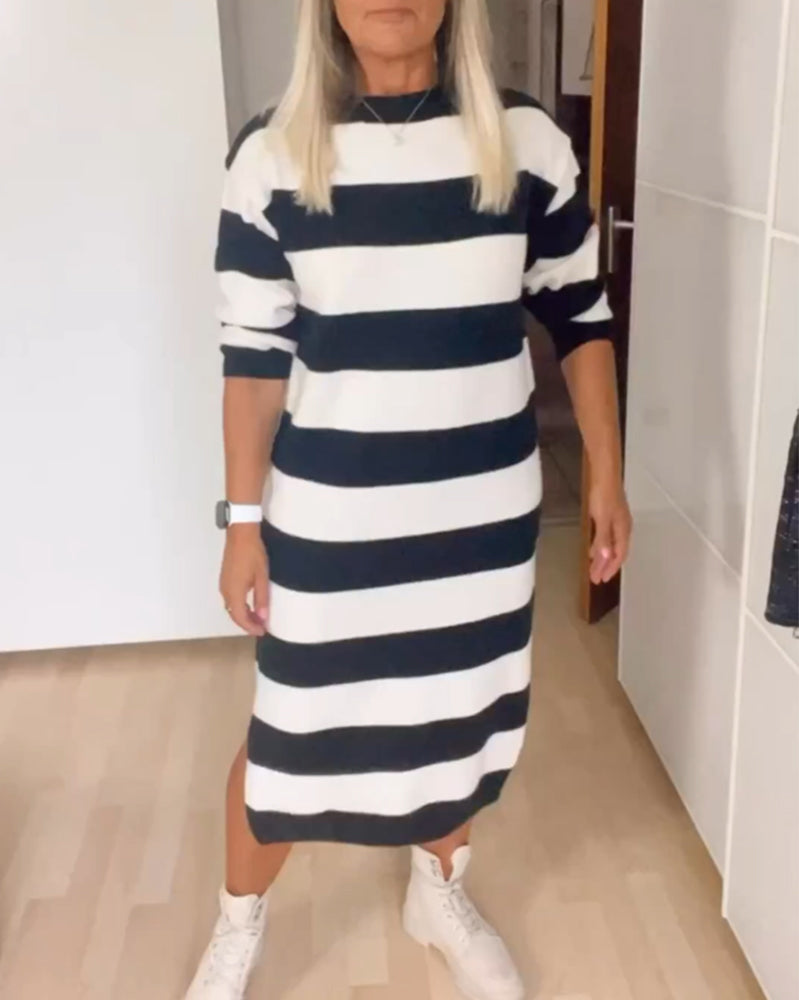 Randig klänning med rund hals