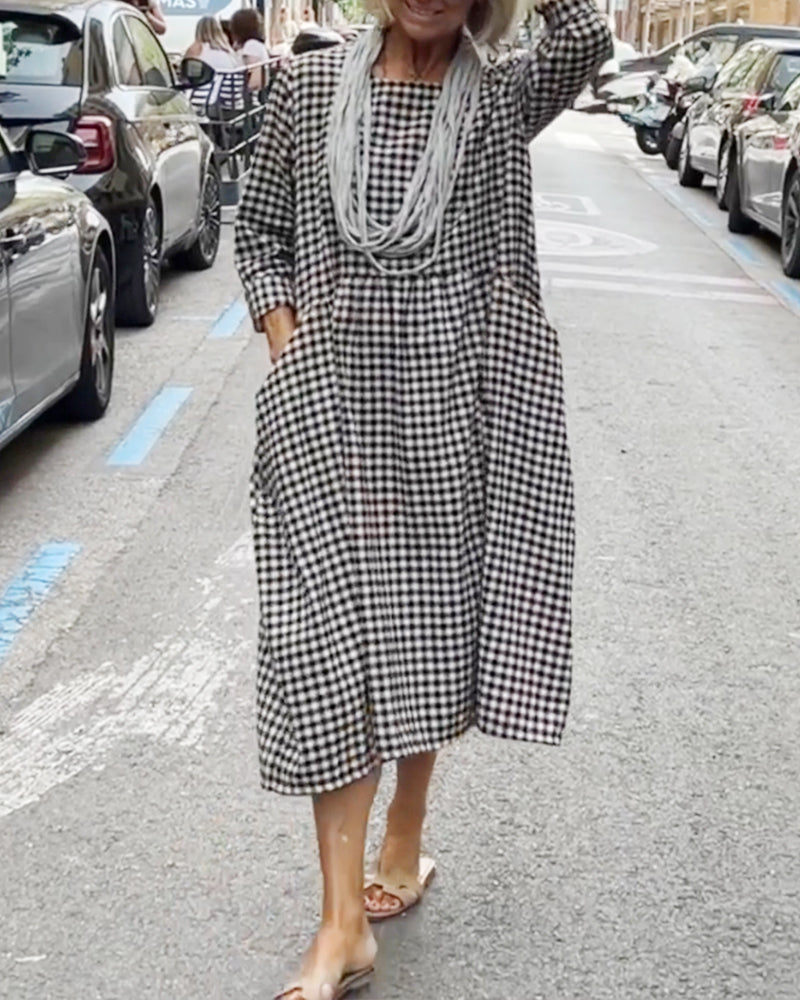 Rutigt tryck avslappnad fickklänning