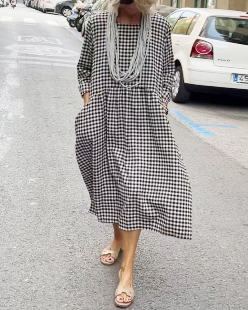 Rutigt tryck avslappnad fickklänning