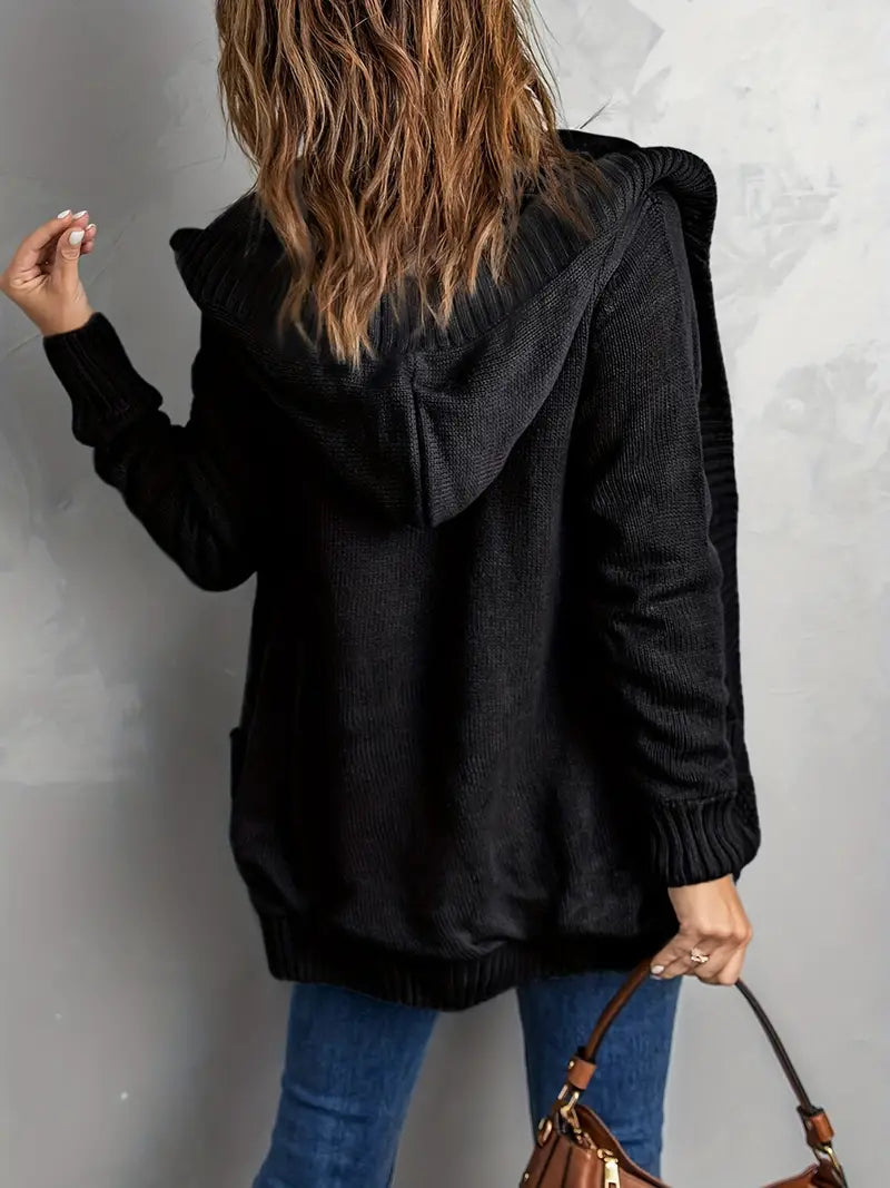 Verene - Bekväm, chic plus size-tröja med huva i kabelstickad kvalitet