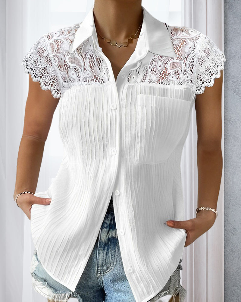 Enfärgad skjorta med spetsärm