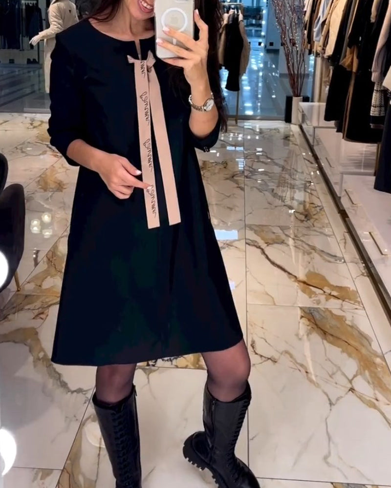 Klänning med elegant stil och bandage