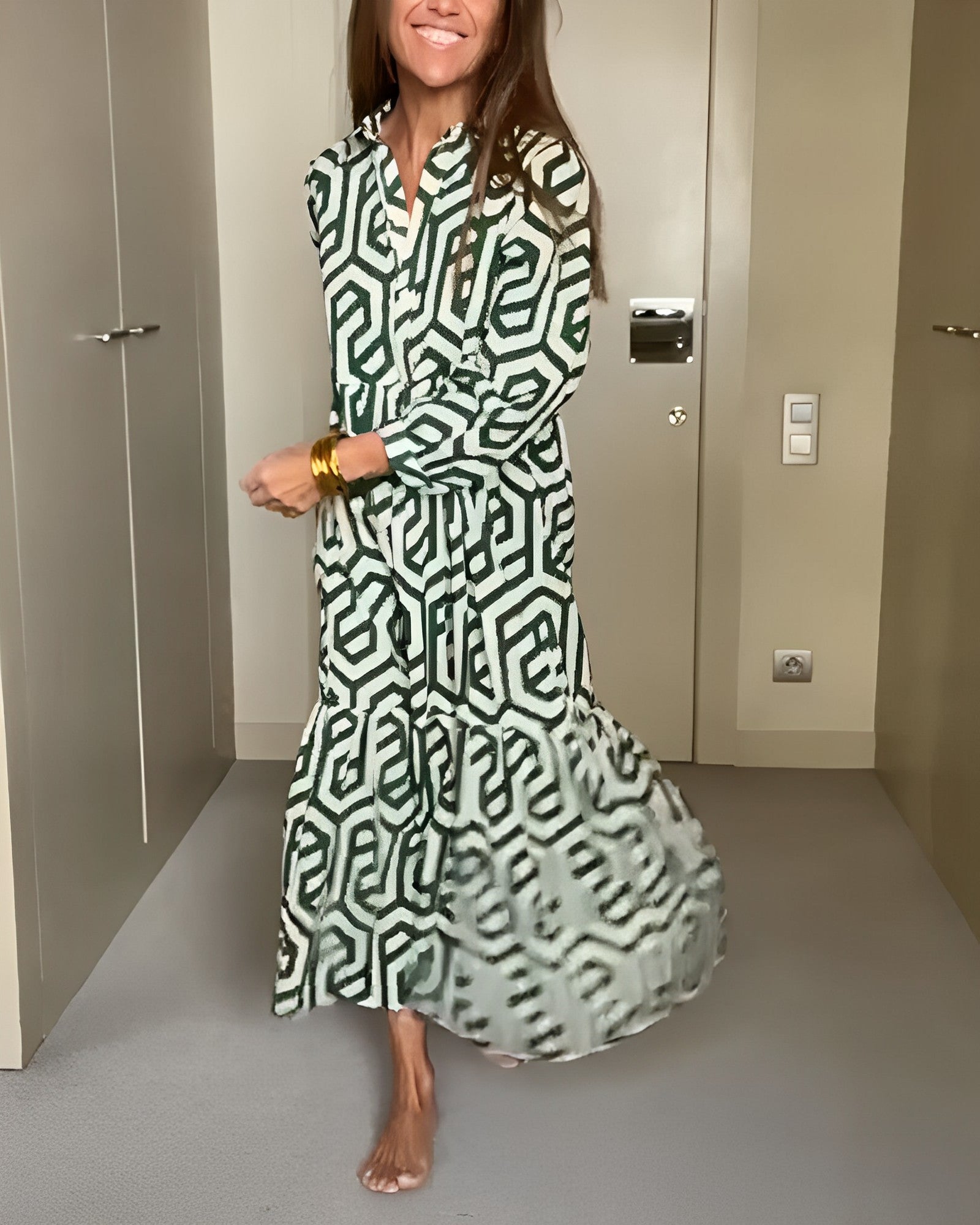 Klänning med nio punkters ärm och geometriskt tryck