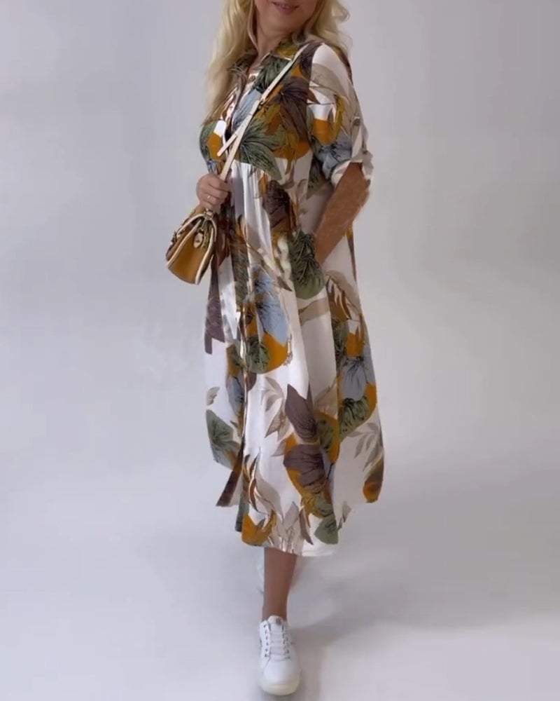 Fritidsklänning i lapel med bladtryck