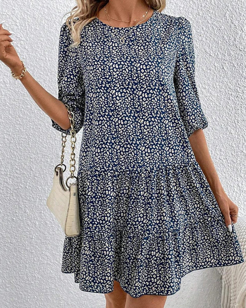 Klänning med elegant stil och rund hals