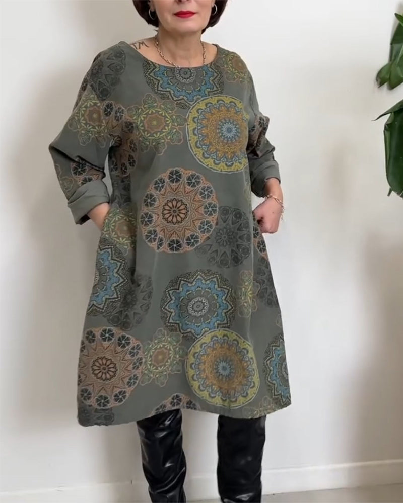 Fickklänning i etnisk stil