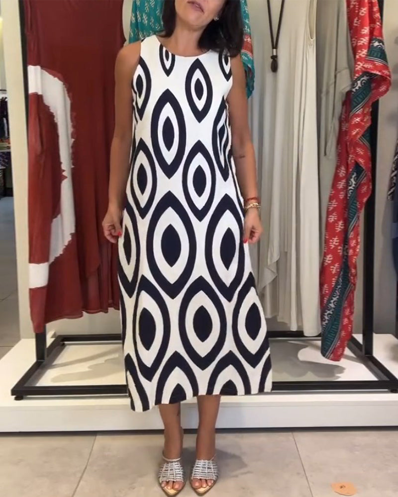 Klänningar kommer med ärmlösa och trendiga stilar