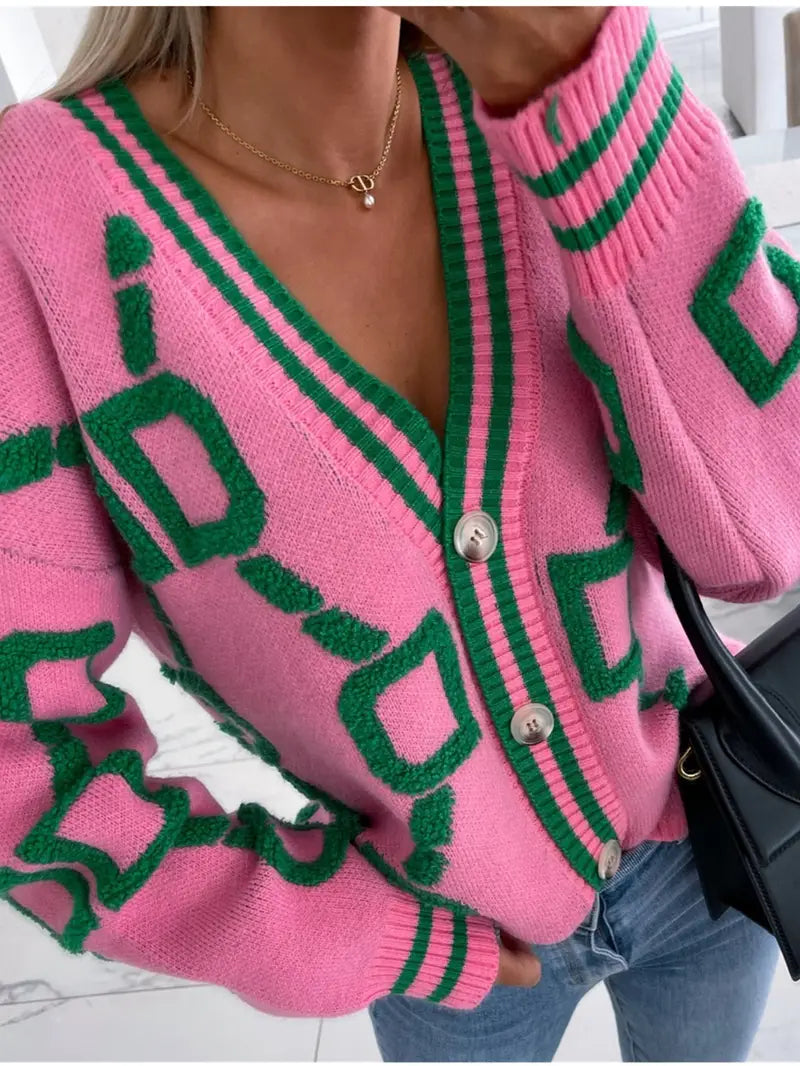 Mattie - Chic kofta med kontrasterande V-ringning och knappslå