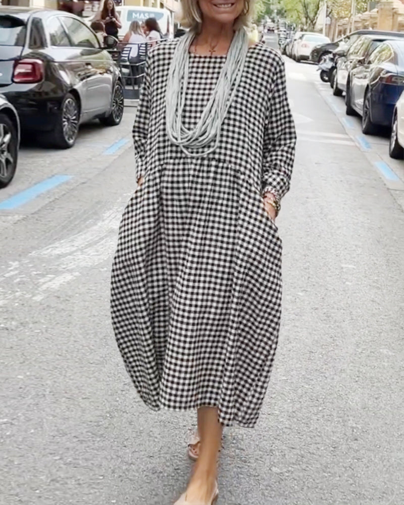 Rutigt tryck avslappnad fickklänning