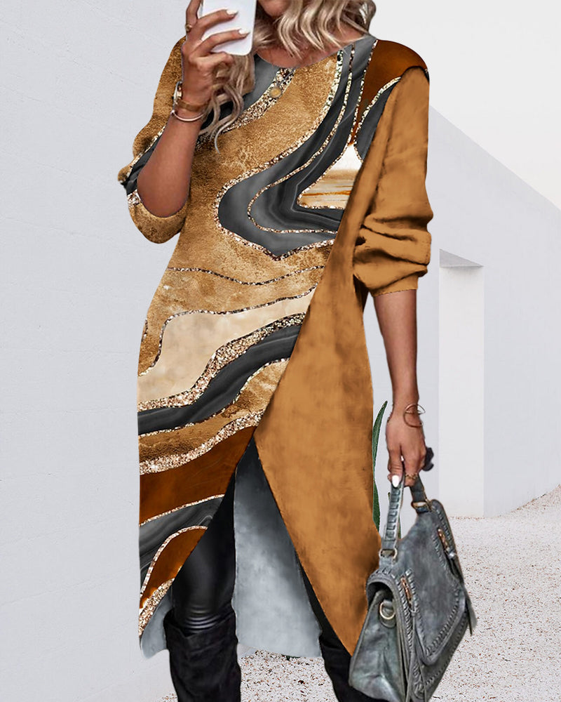 Klänning med asymmetriskt snitt och tryck