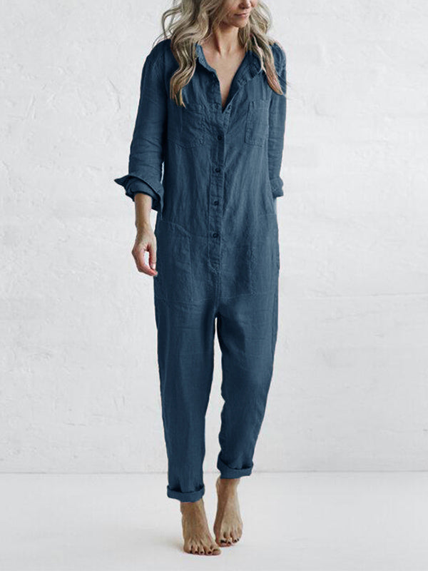 Långärmad jumpsuit med knäppning och avslappnad reversficka