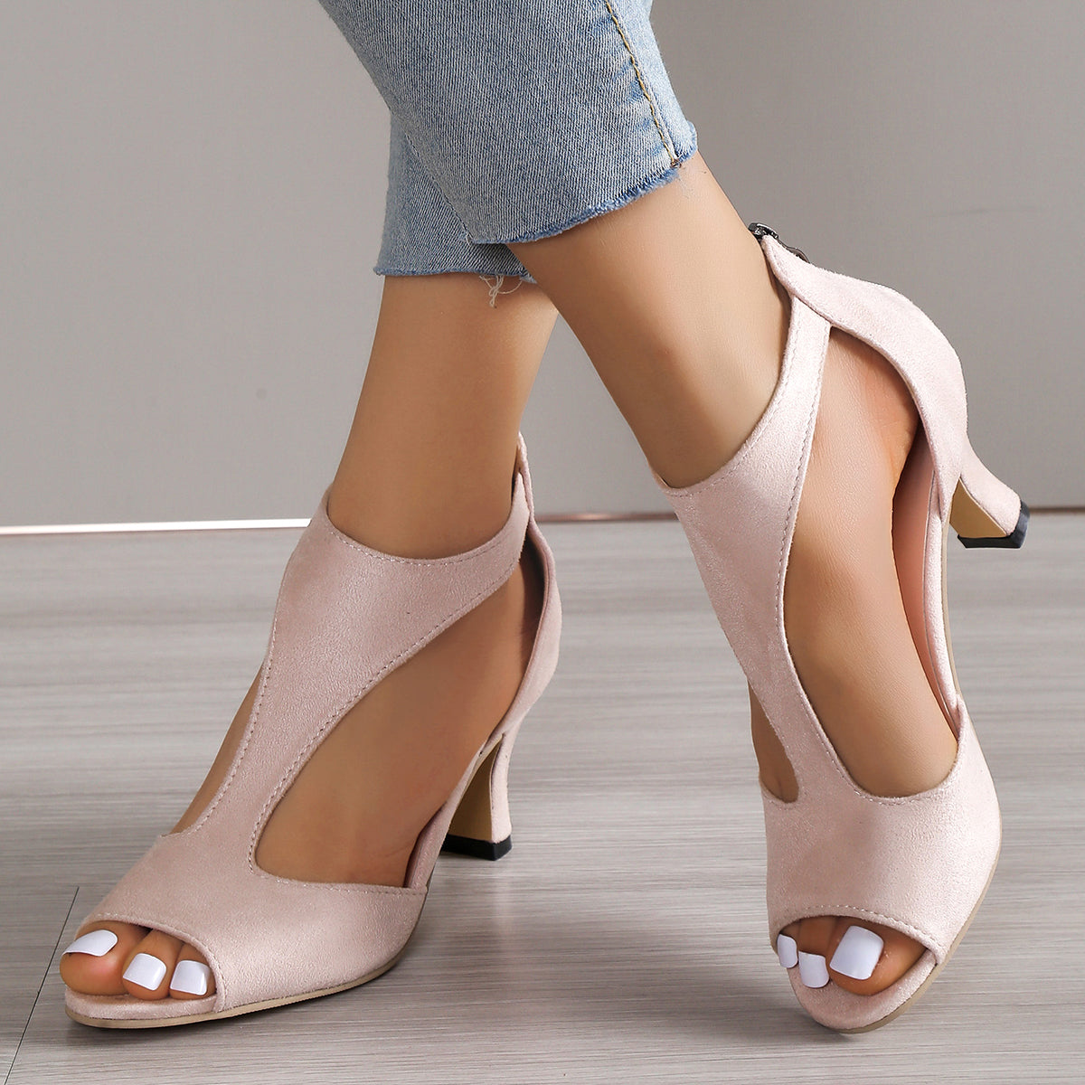 Ortopedisk sandal med häl