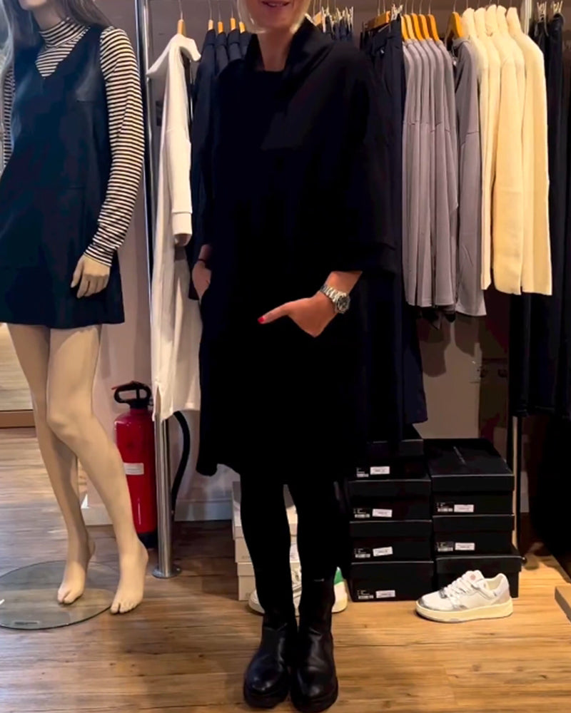 Enfärgad klänning med rund halsringning