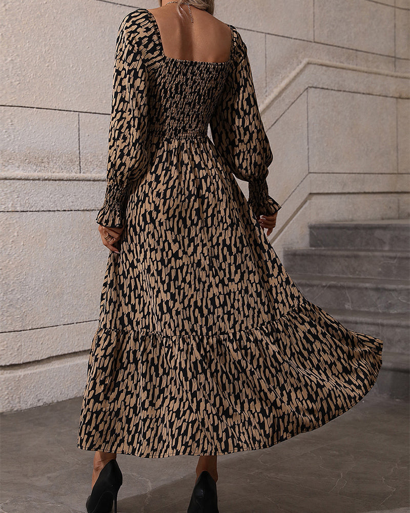 Maxiklänning med tryck och fyrkantig hals