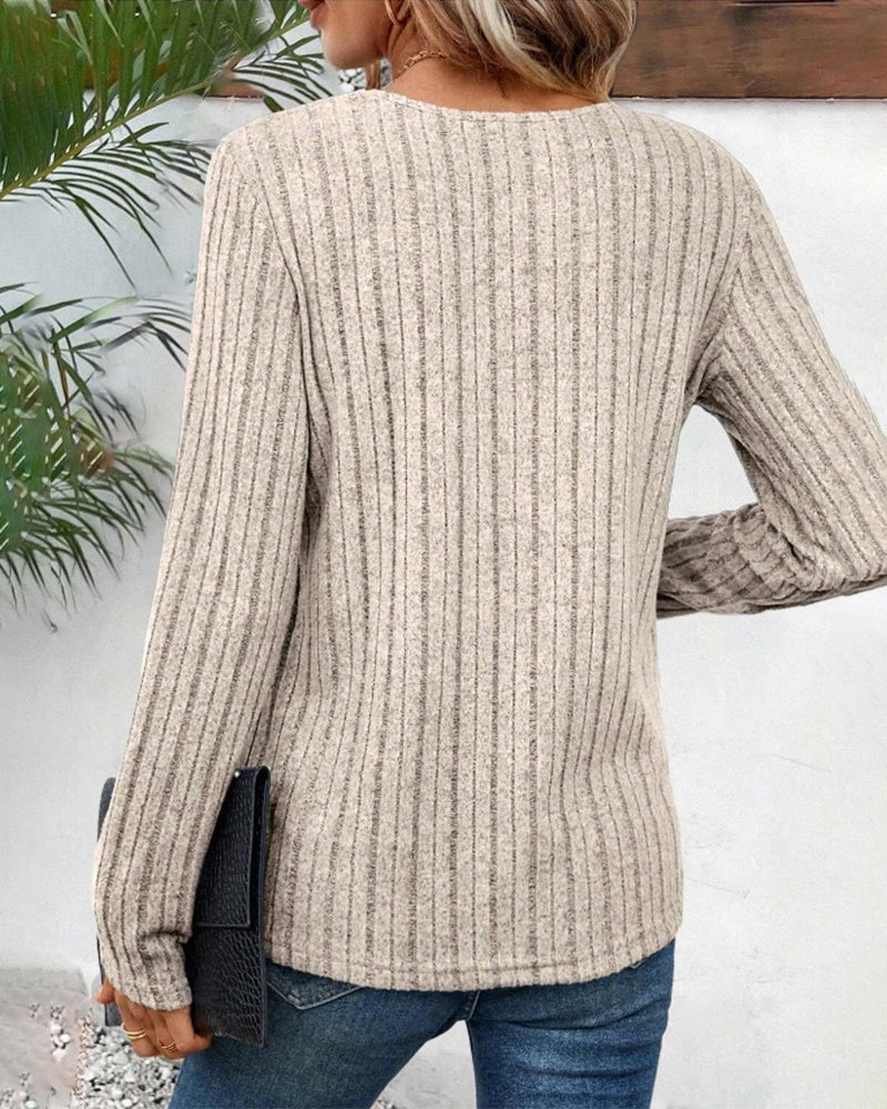 Ribbstickad topp med rund halsringning