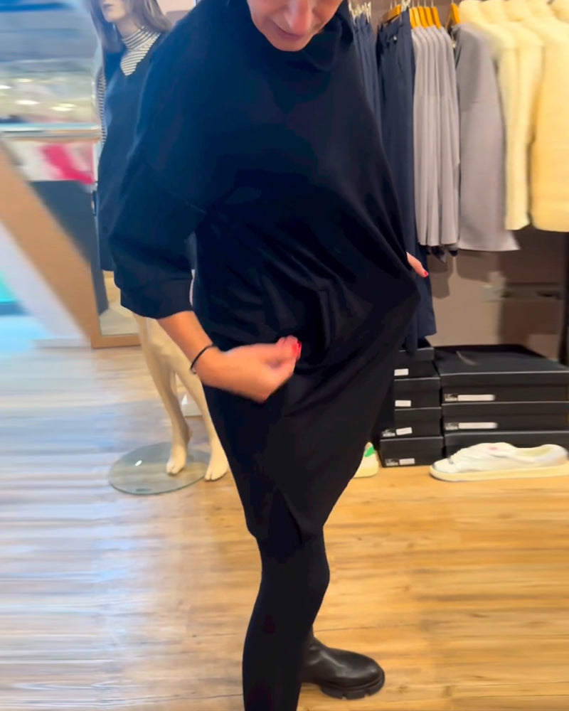 Enfärgad klänning med rund halsringning