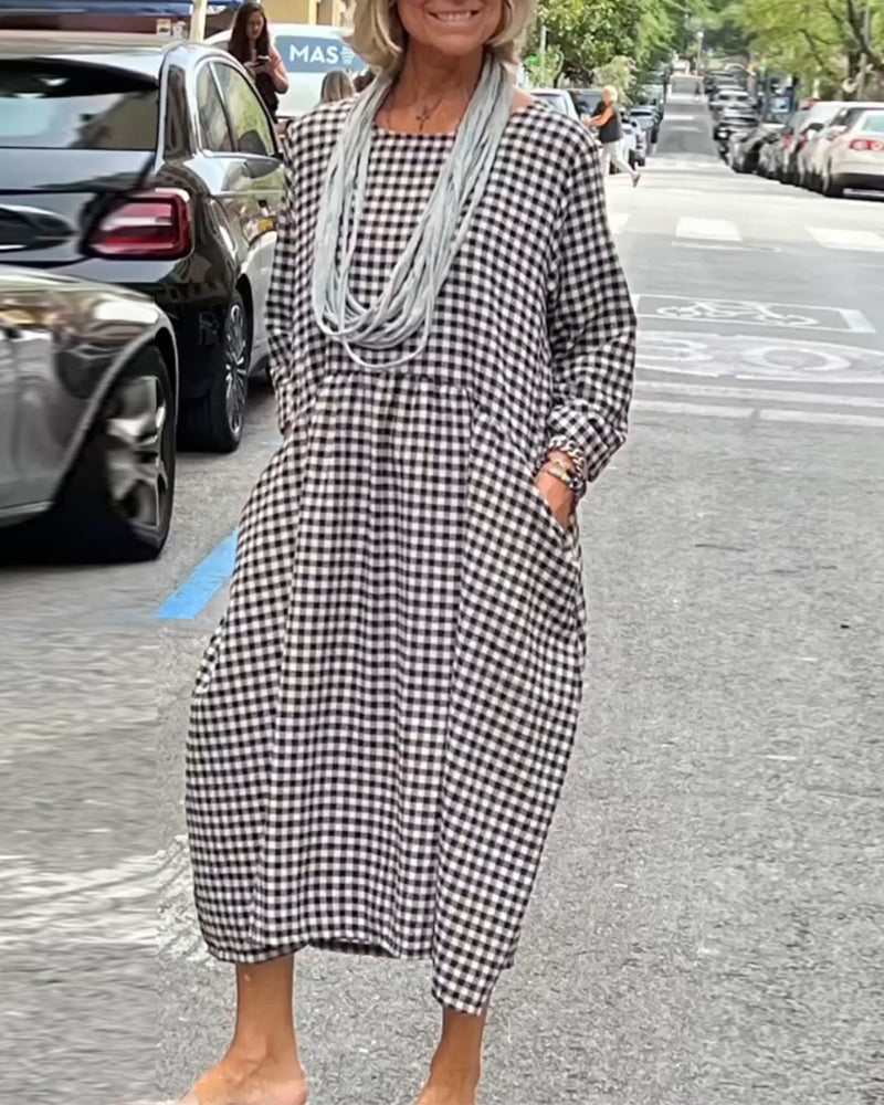 Rutigt tryck avslappnad fickklänning