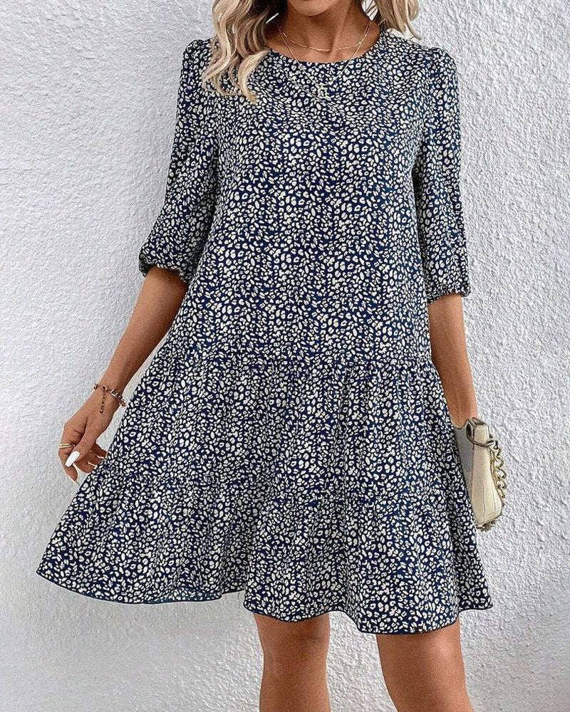 Klänning med elegant stil och rund hals