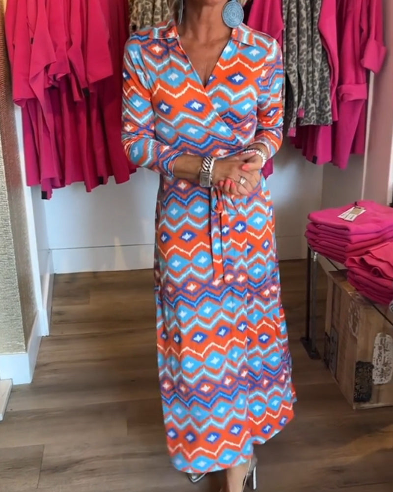 Färgglad tryckt klänning med axelband