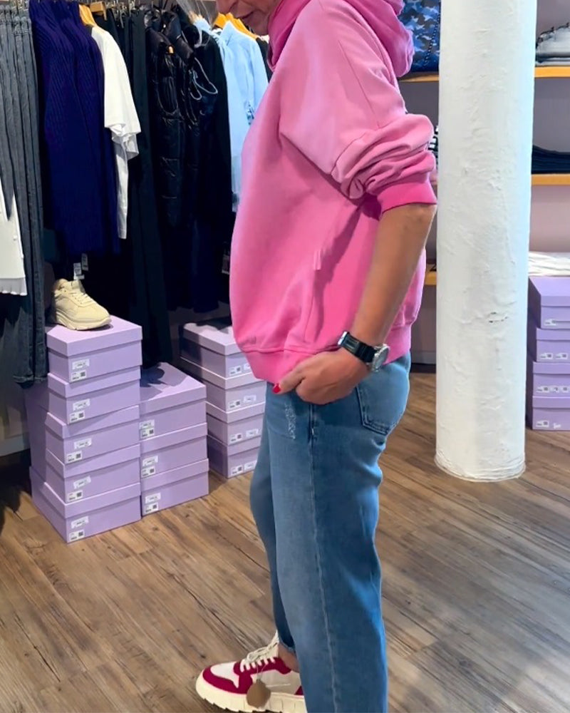 Avslappnad luvtröja med lutning