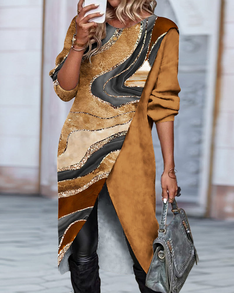 Klänning med asymmetriskt snitt och tryck