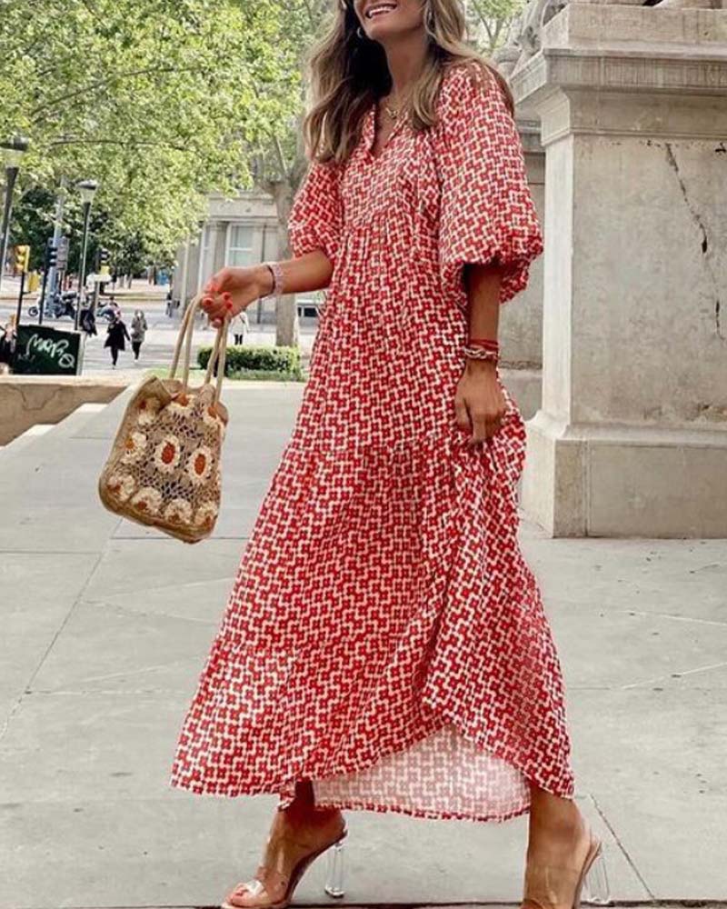 Puffärmklänning med geometriskt tryck